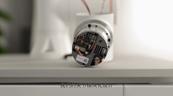 �f���C���˃r��&ldquo;���j&rdquo;���@�ҙC���˹�˾�HҪ2�f���^��