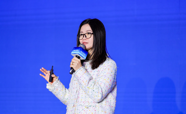 �ٶ�Ԭ���񣺴�ģ�͎����ķN��I�����������