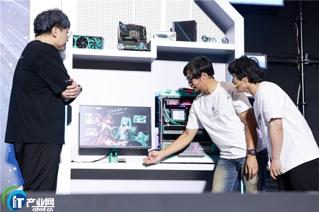 BW2025ʢ���_Ļ��ROG늸�(j��ng)�@ʾ��ȫ�T���ϣ����ܱ��F(xi��n)�@�Gȫ��(ch��ng)��