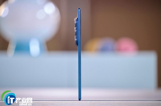 �A�ۻ���M���У�����Galaxy Z Fold7���ݸ����L���I�A�s�����¸�