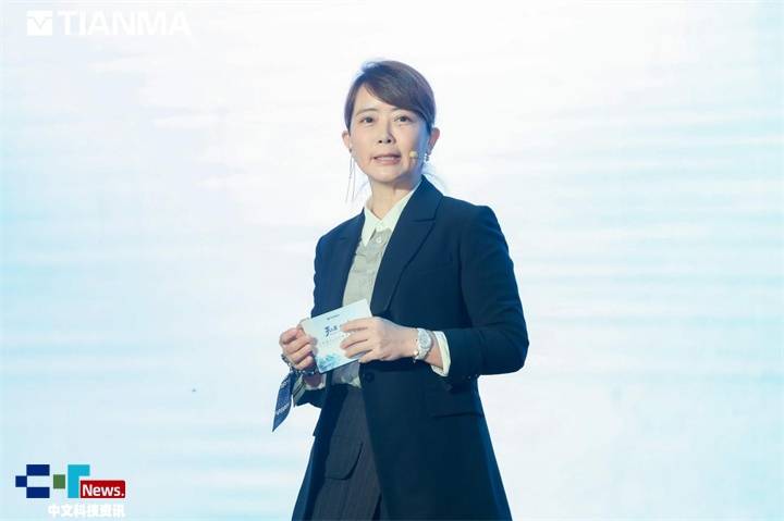 �칤�� ��Ǭ�� | ���R�l(f��)���߶�OLED���g(sh��)Ʒ�ƣ��_��ҕ�X�w��¼o(j��)Ԫ 