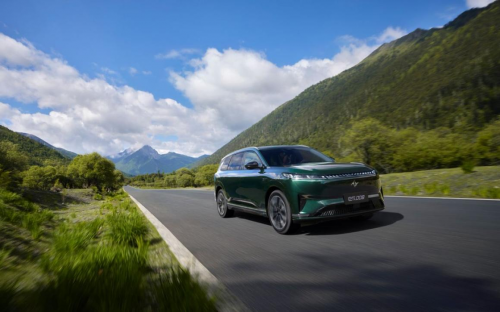 ����g�c��Ʒ�|(zh��) ���o�p㕽ӡ���2026 ��|�L(f��ng)���� e��008 �ļ��� SUV ����(j��)·