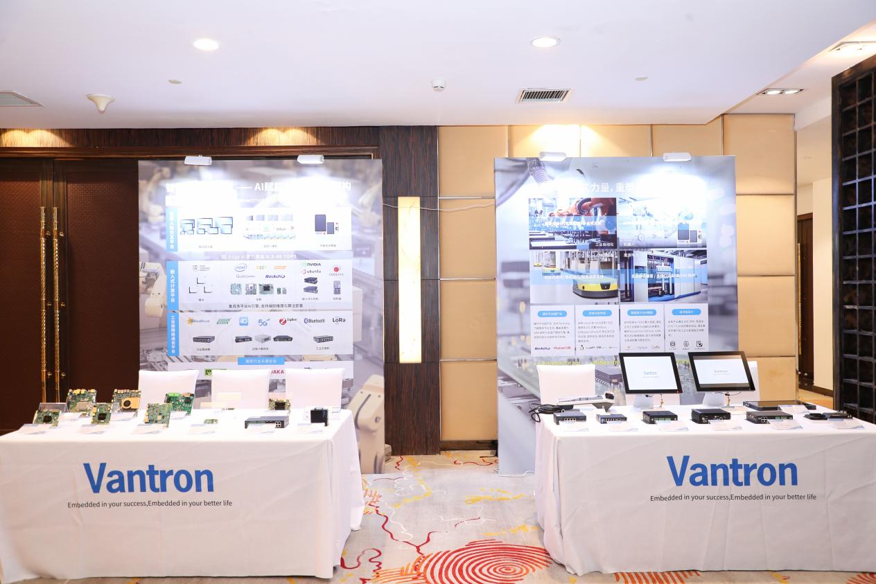 ��Ƕ�롤��δ�����f���Ƽ��y�����B��飬���LǶ��ʽ�������{�D