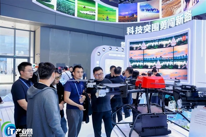 �ڶ�ʮ�ߌ��Ї����H���¼��g�ɹ����ו��A�M�]Ļ