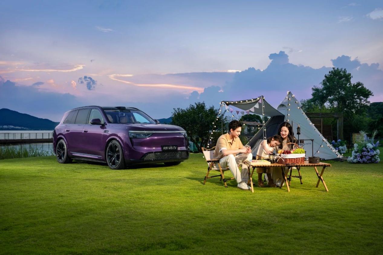 15�f�v��̱��_�� ����M8����40�f�����ASUV�N���˗U