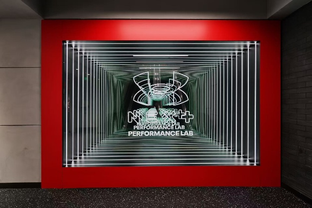 ���¬��Ї��׼�UA NEXT Performance Lab��ʽ��Ļ