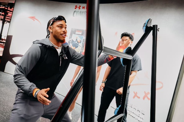 ���¬��Ї��׼�UA NEXT Performance Lab��ʽ��Ļ