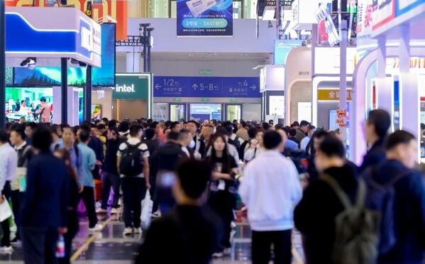 �ڶ�ʮ�����Ї����ۘI���[���ں����_Ļ �۽�